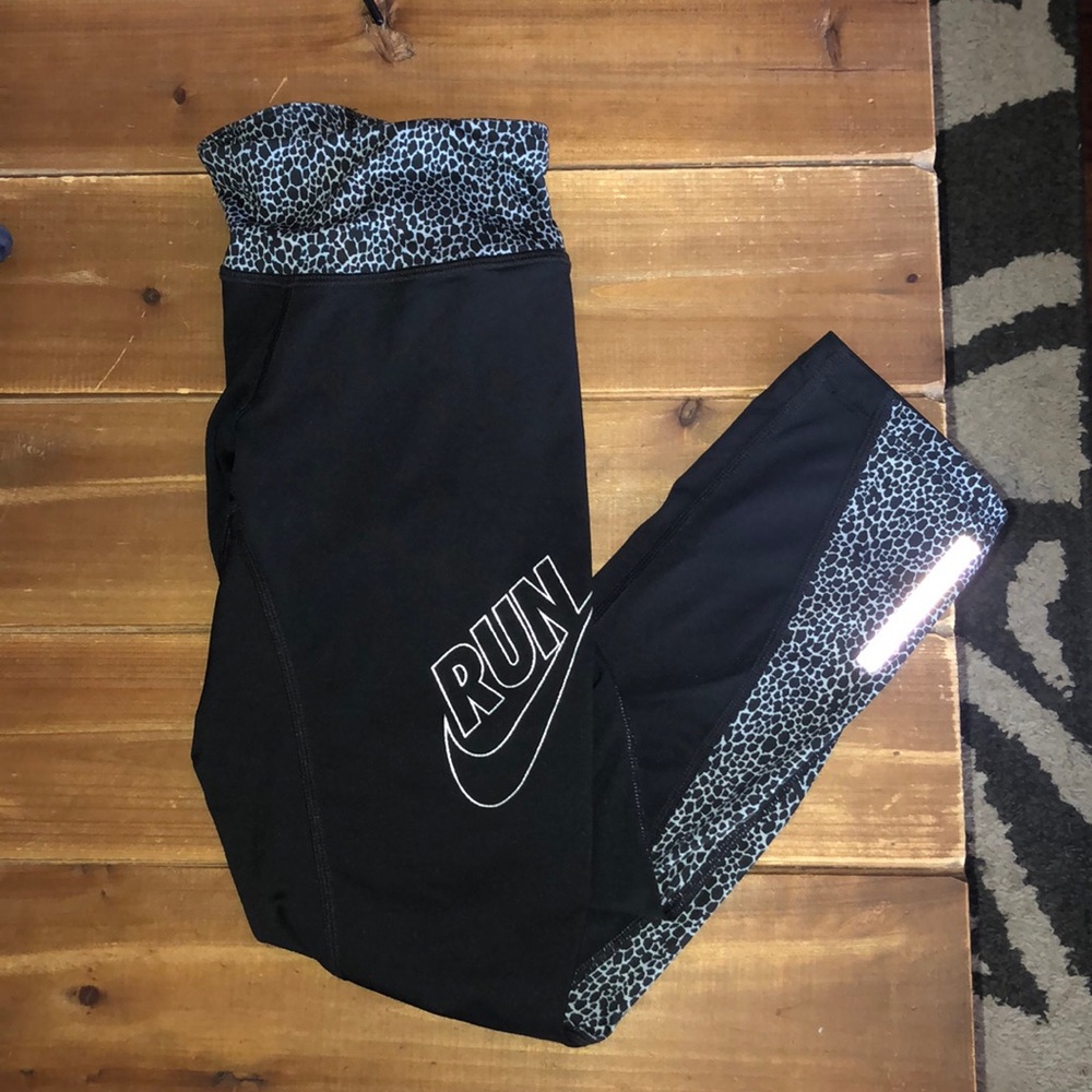Nike Cropped Leggings